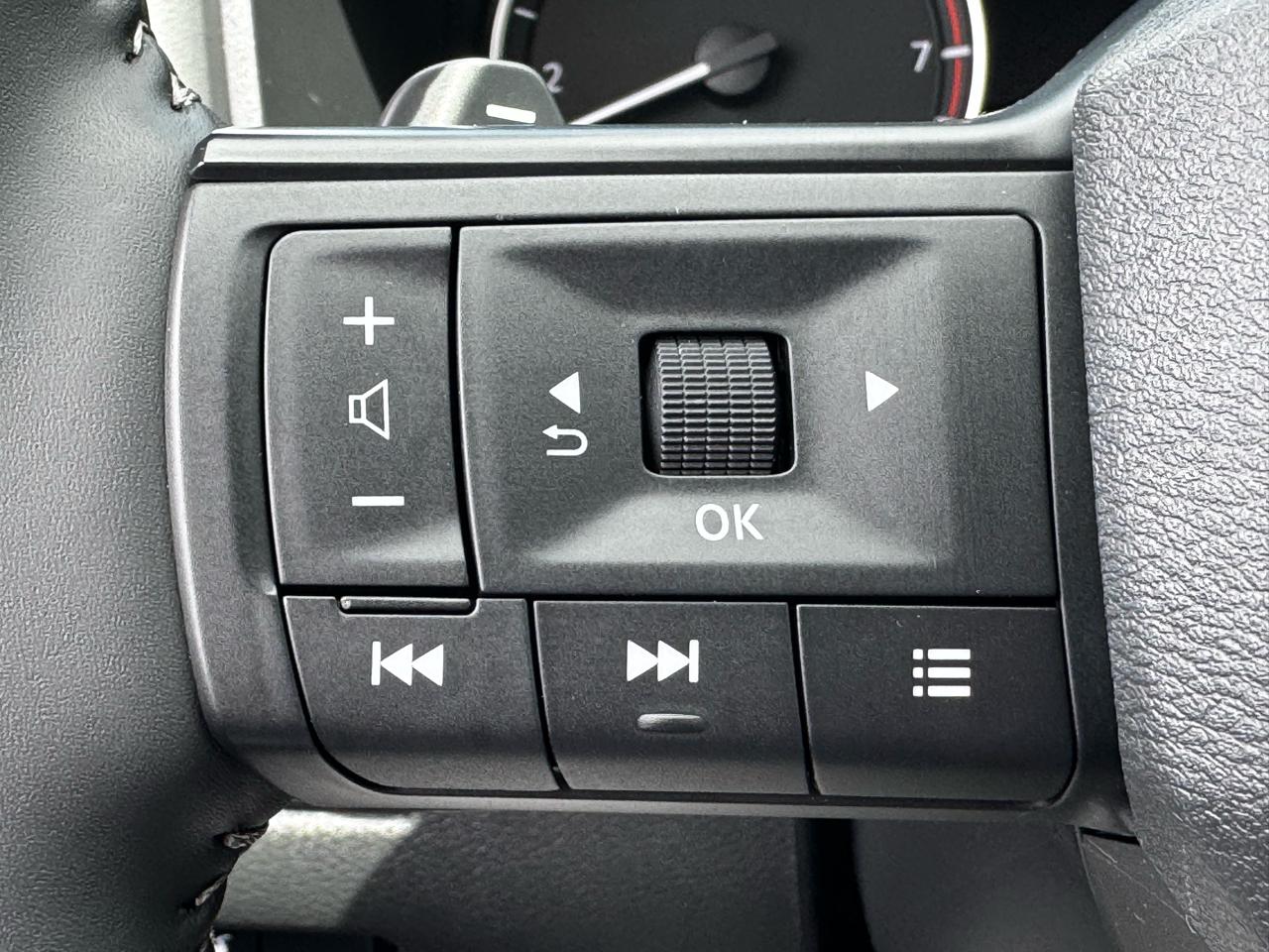 Nissan Rogue FWD SV *Ltd Avail* 2026