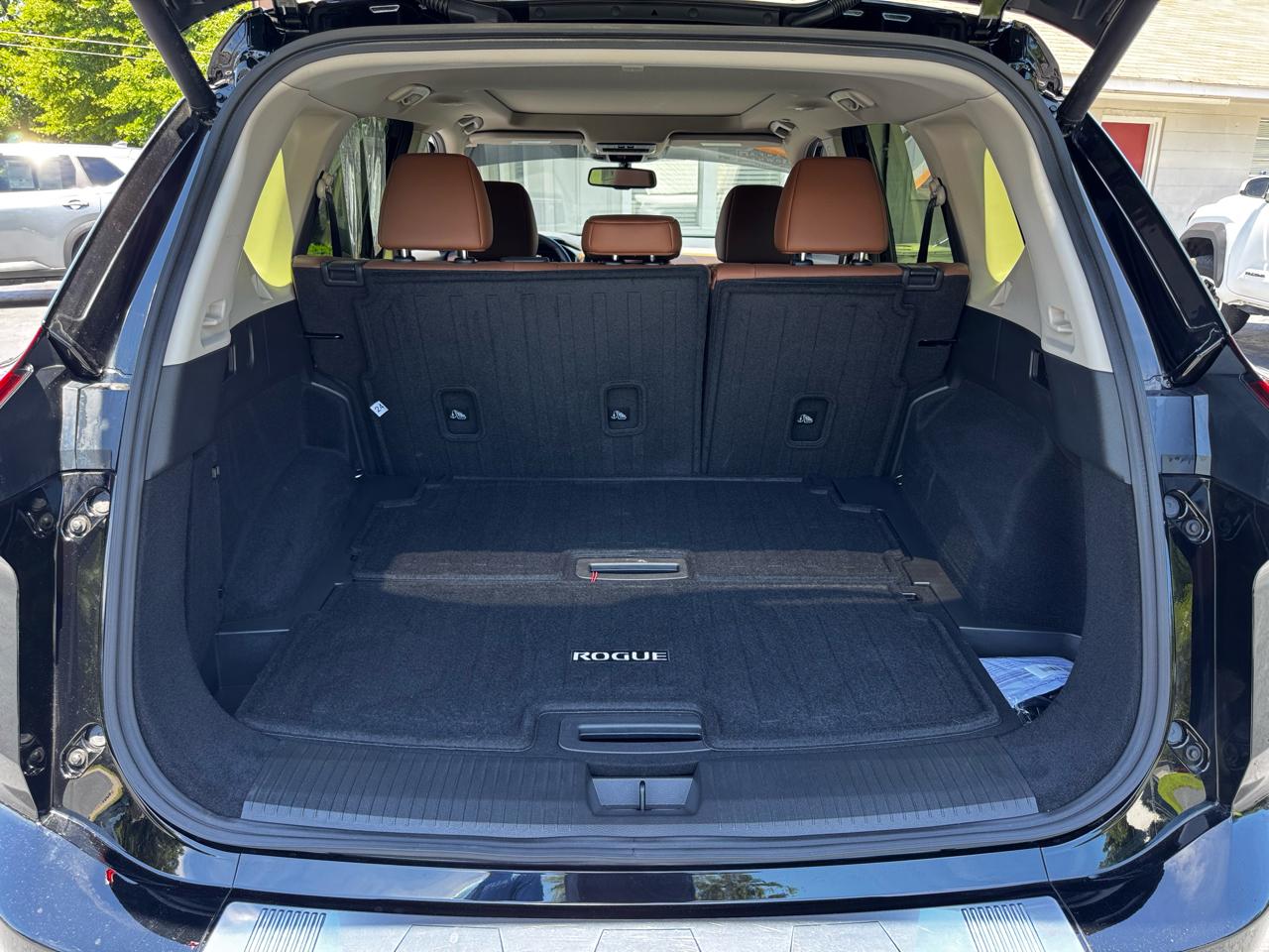 Nissan Rogue AWD Platinum *Ltd Avail* 2026