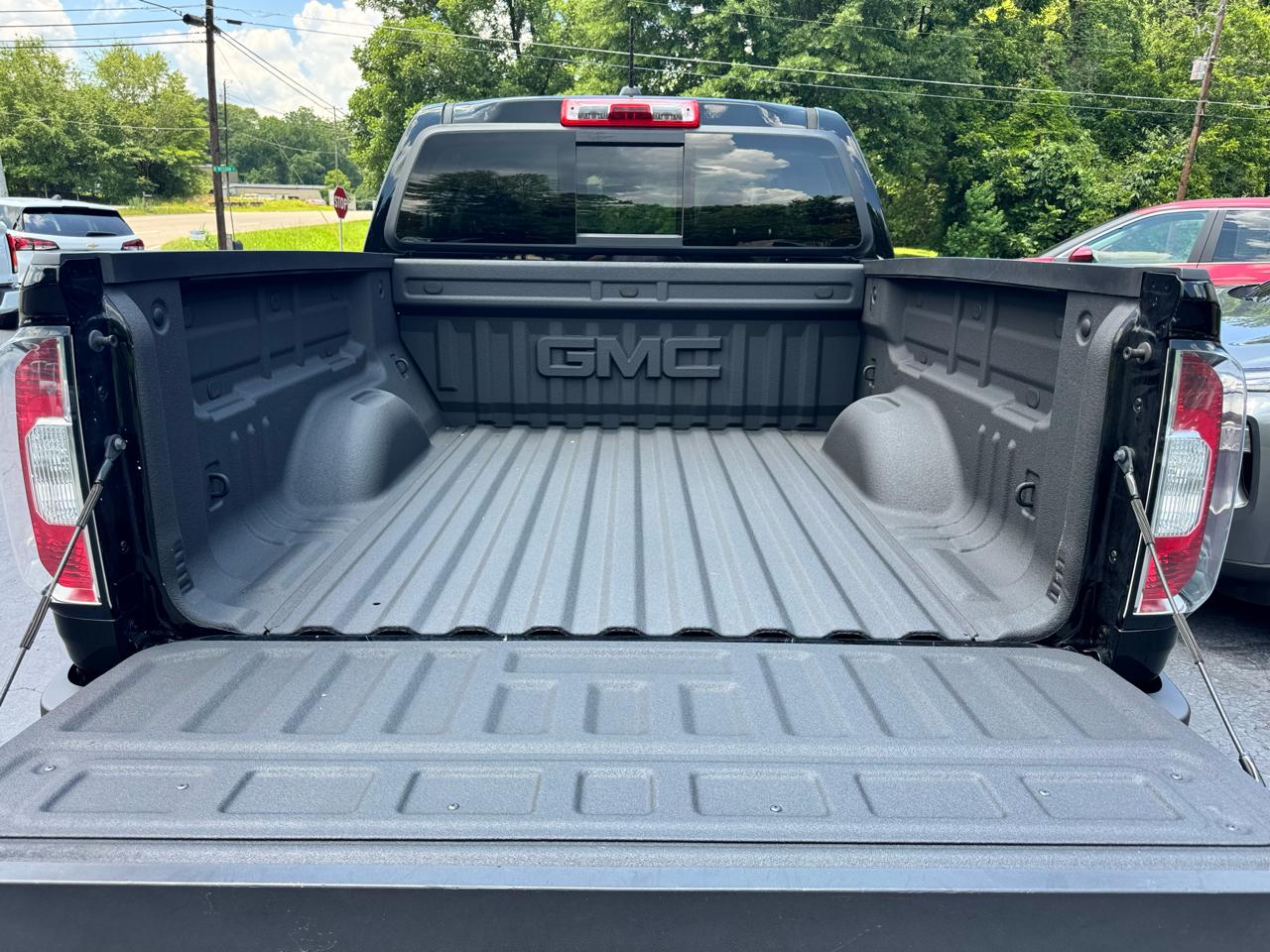 GMC Canyon 4WD Crew Cab 128" Elevation 2022
