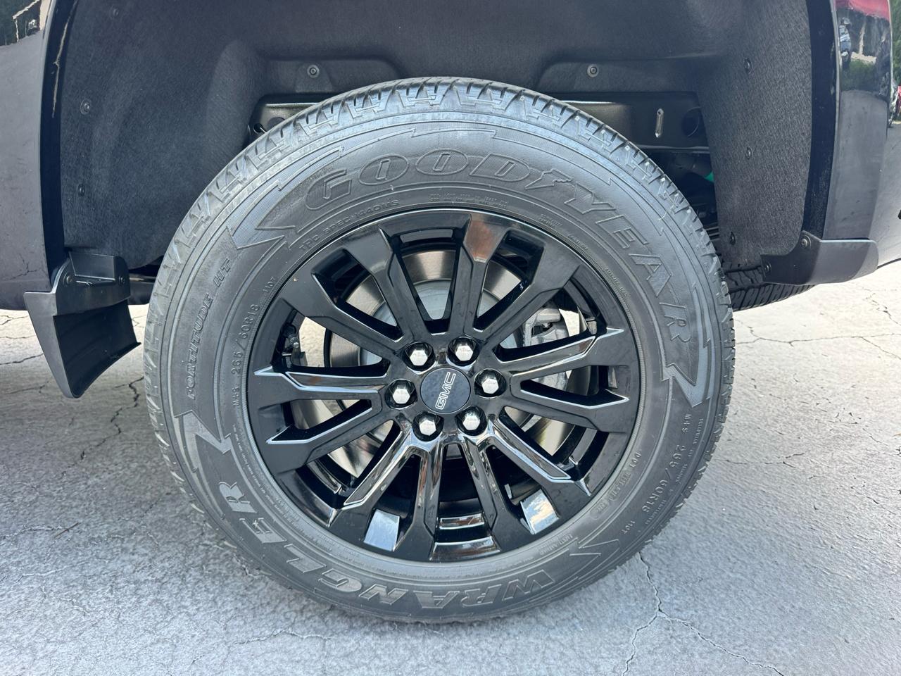 GMC Canyon 4WD Crew Cab 128" Elevation 2022