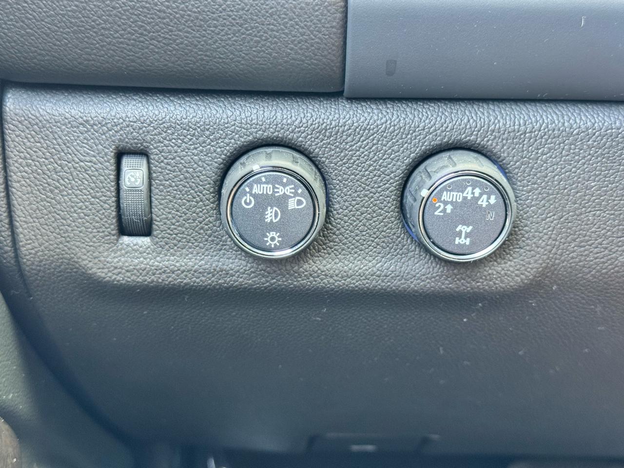 GMC Canyon 4WD Crew Cab 128" Elevation 2022