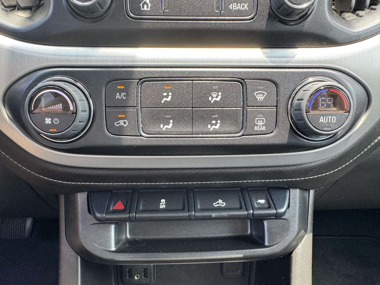 GMC Canyon 4WD Crew Cab 128" Elevation 2022