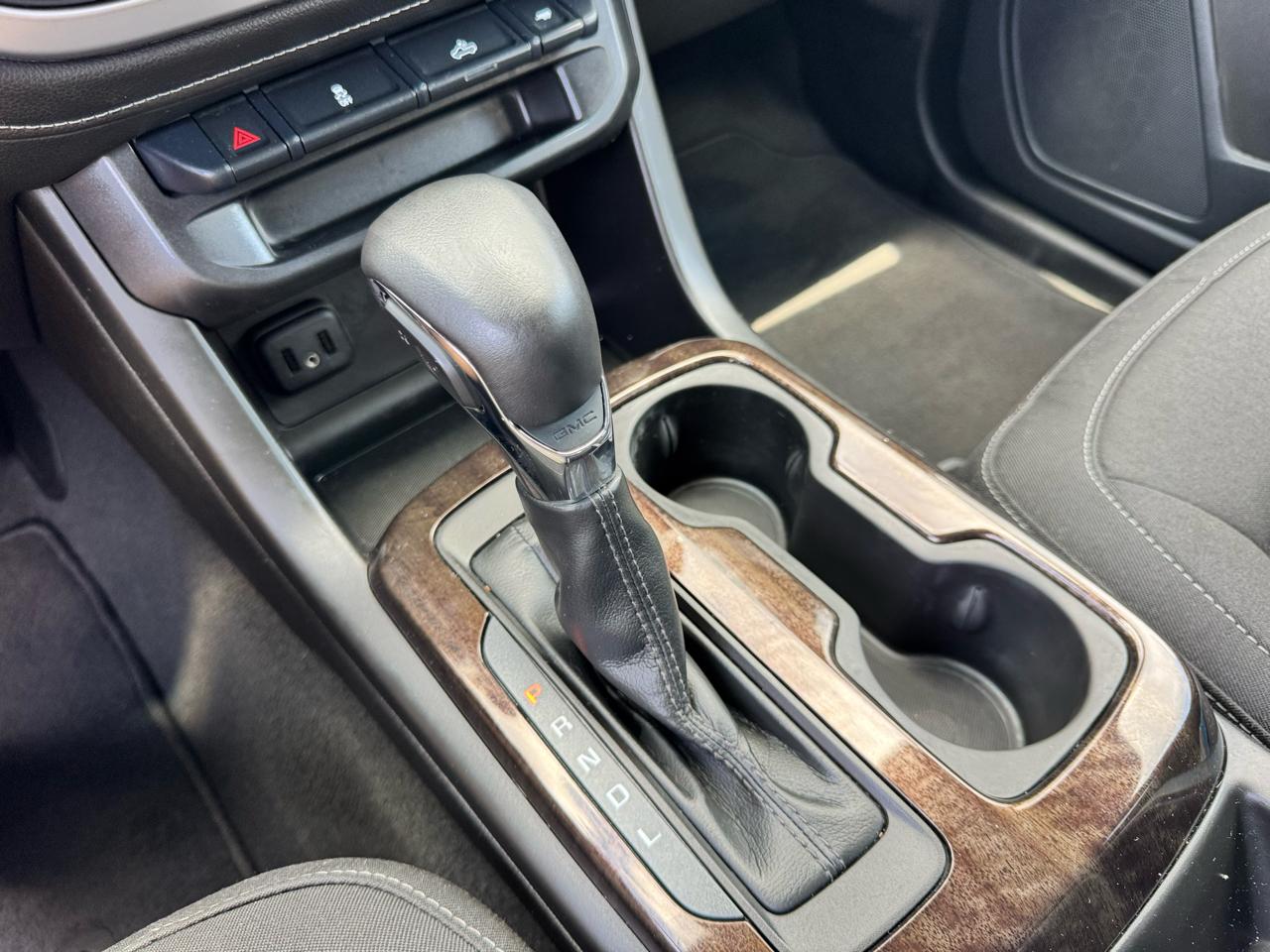 GMC Canyon 4WD Crew Cab 128" Elevation 2022