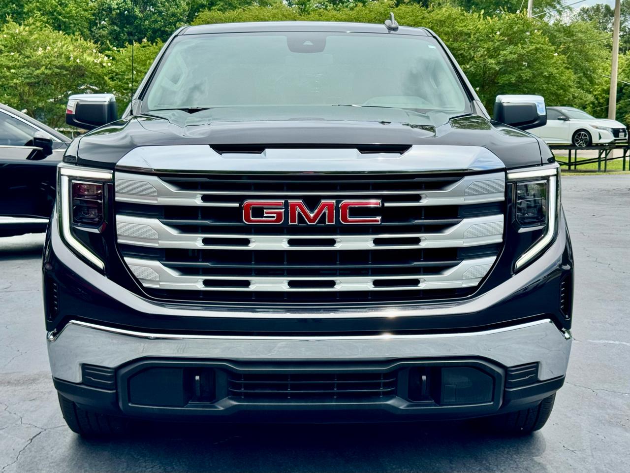 GMC Sierra 1500 4WD Crew Cab 147" SLE 2024