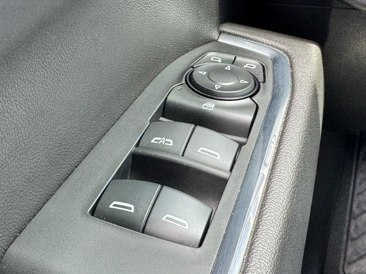 GMC Sierra 1500 4WD Crew Cab 147" SLE 2024