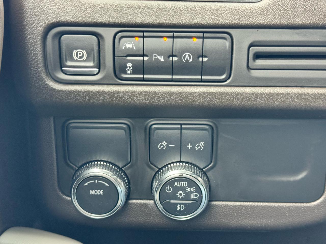 GMC Yukon XL 2WD 4dr SLE 2024