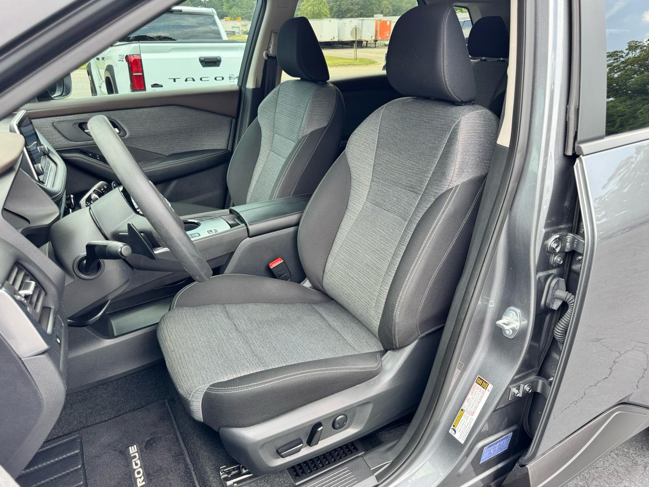 Nissan Rogue FWD SV 2023