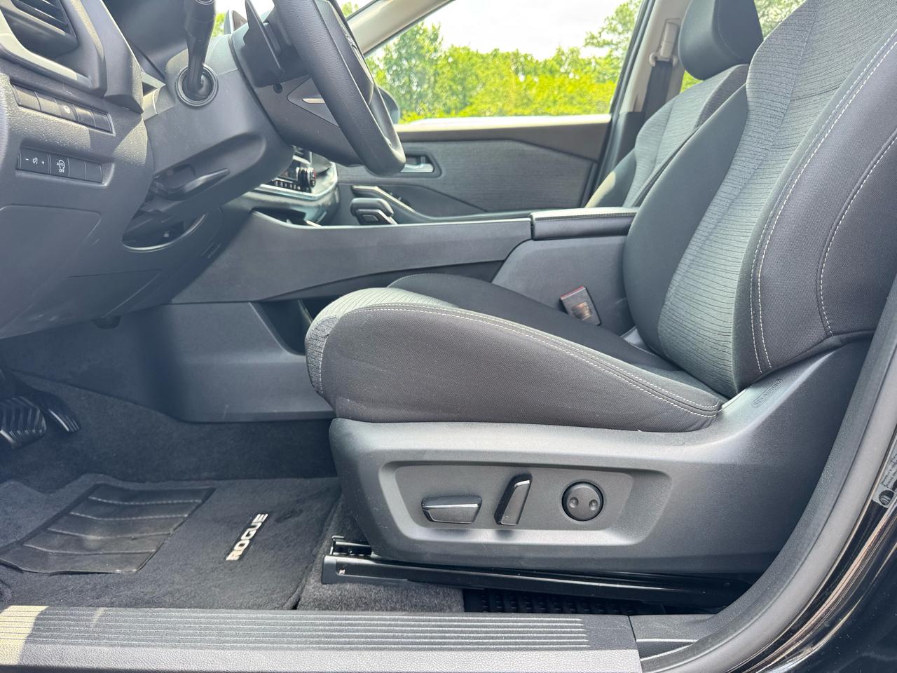Nissan Rogue FWD SV 2023