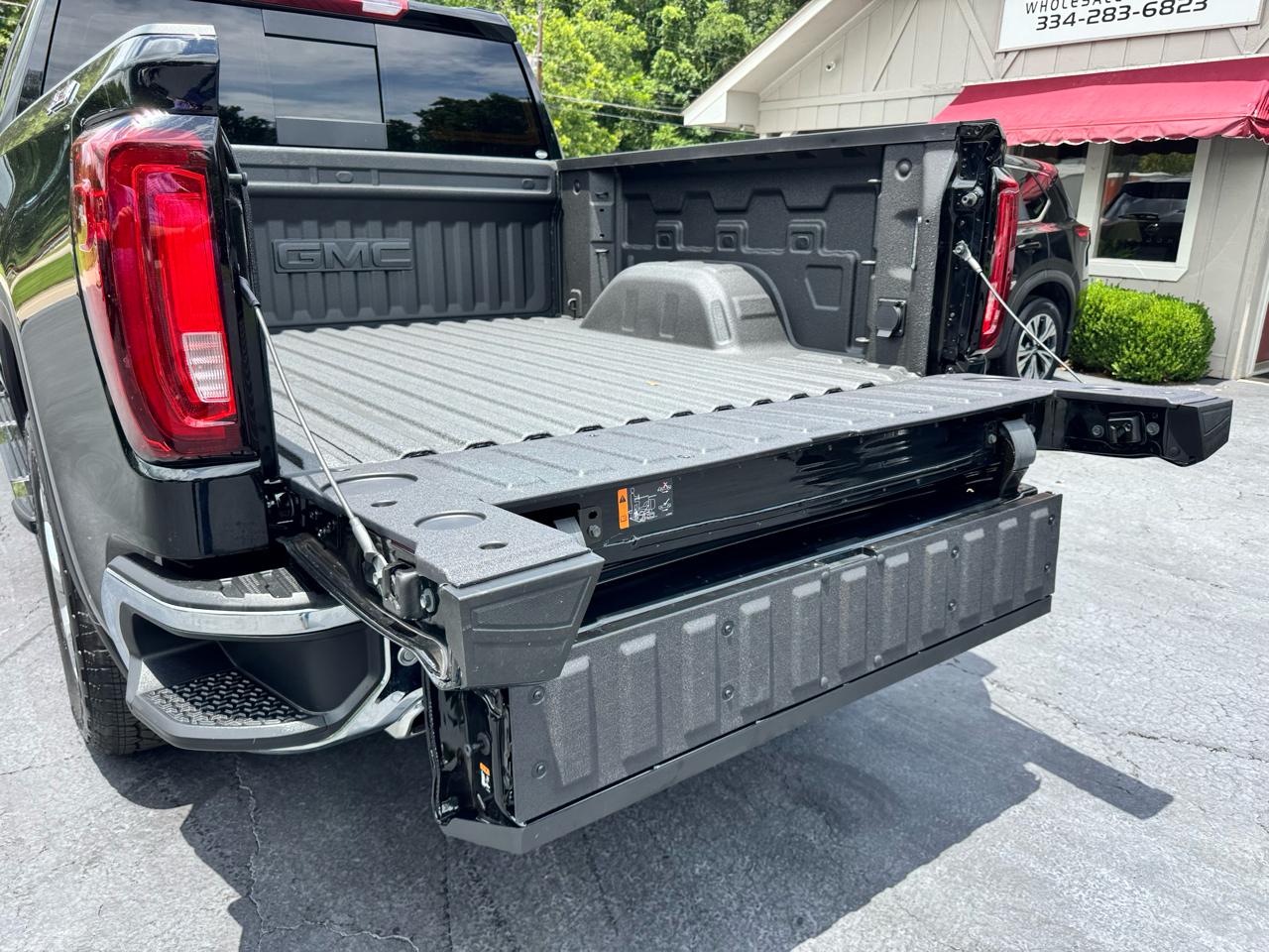 GMC Sierra 1500 4WD Crew Cab 147" SLT 2026