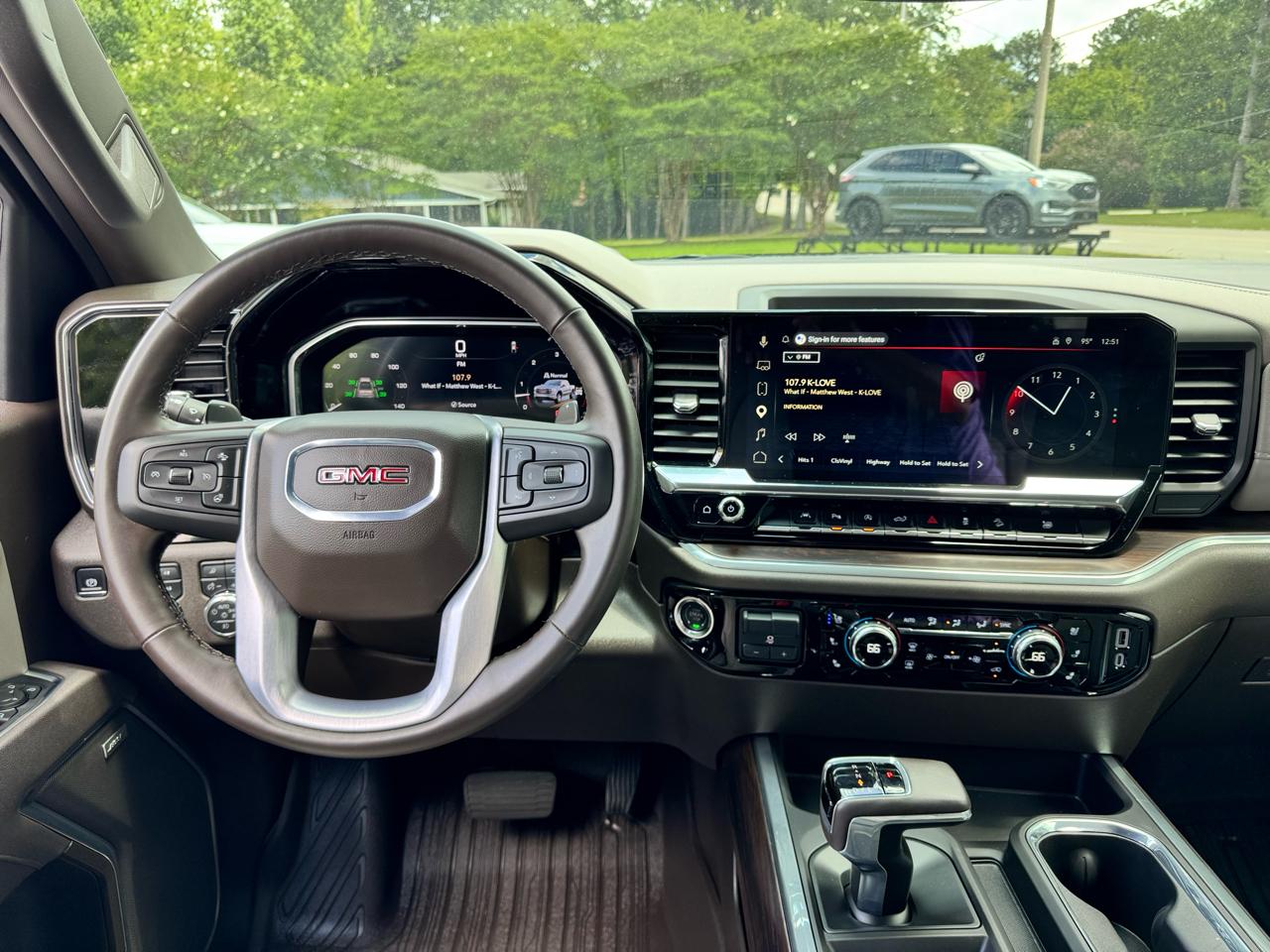 GMC Sierra 1500 4WD Crew Cab 147" SLT 2026