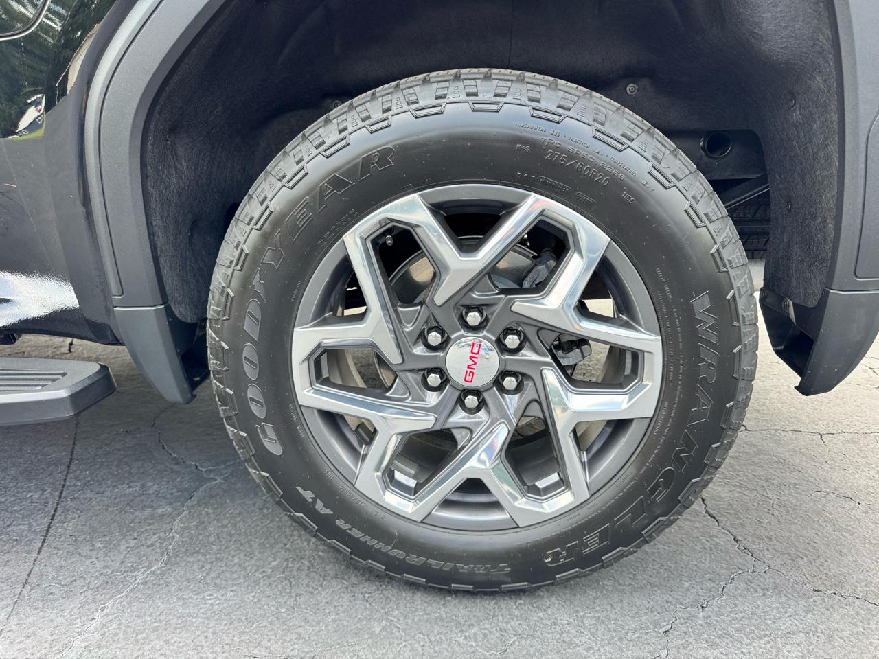 GMC Sierra 1500 4WD Crew Cab 147" SLT 2026