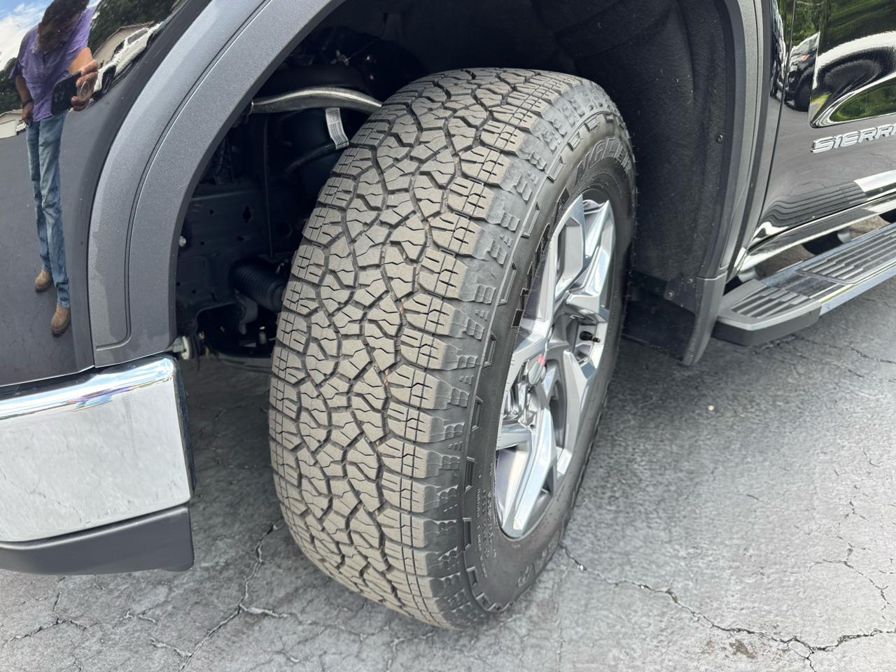 GMC Sierra 1500 4WD Crew Cab 147" SLT 2026