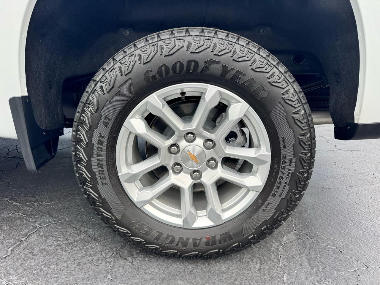 Chevrolet Silverado 1500 4WD Crew Cab 147" LT w/1LT 2026