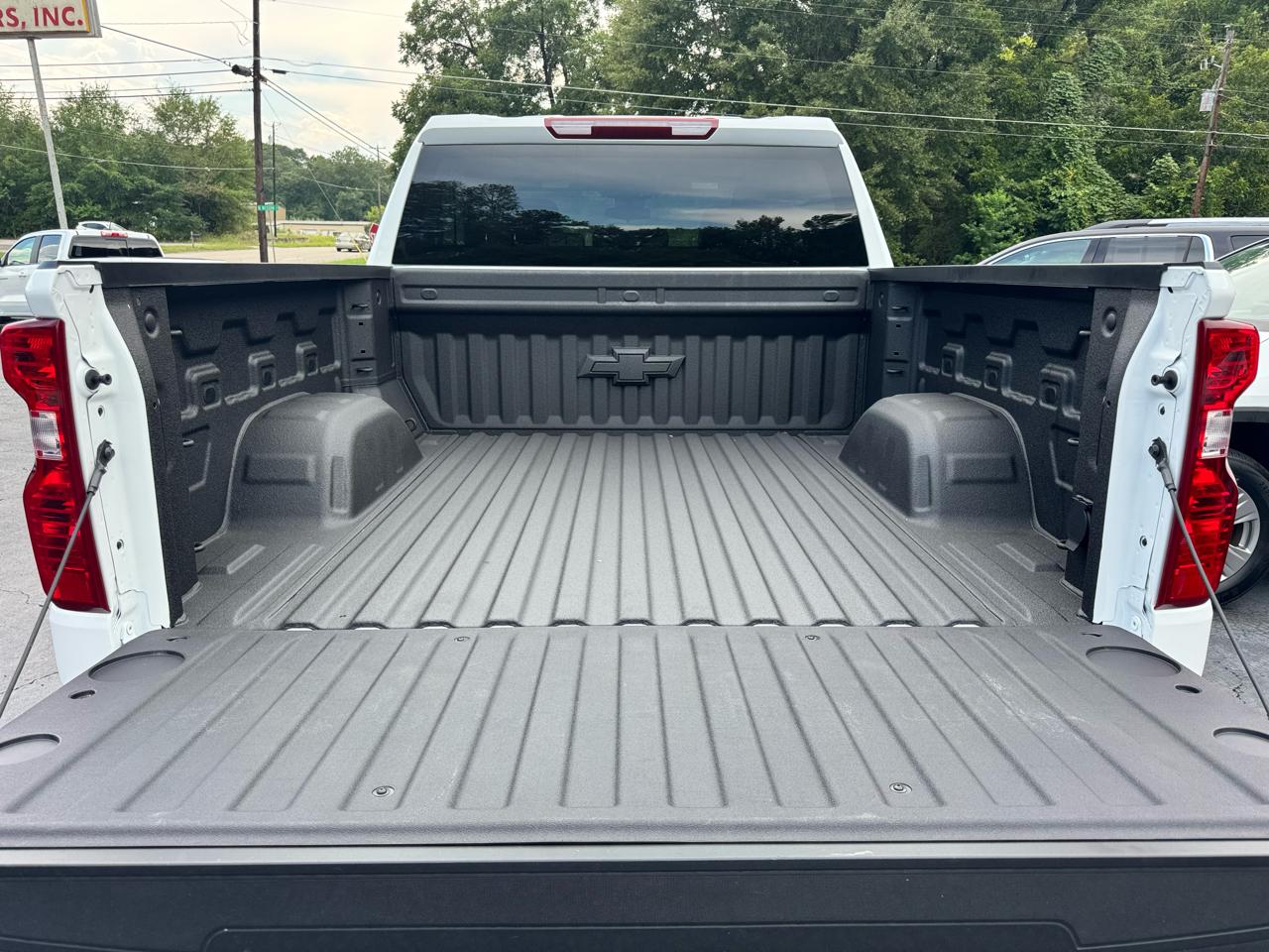 Chevrolet Silverado 1500 4WD Crew Cab 147" LT w/1LT 2026