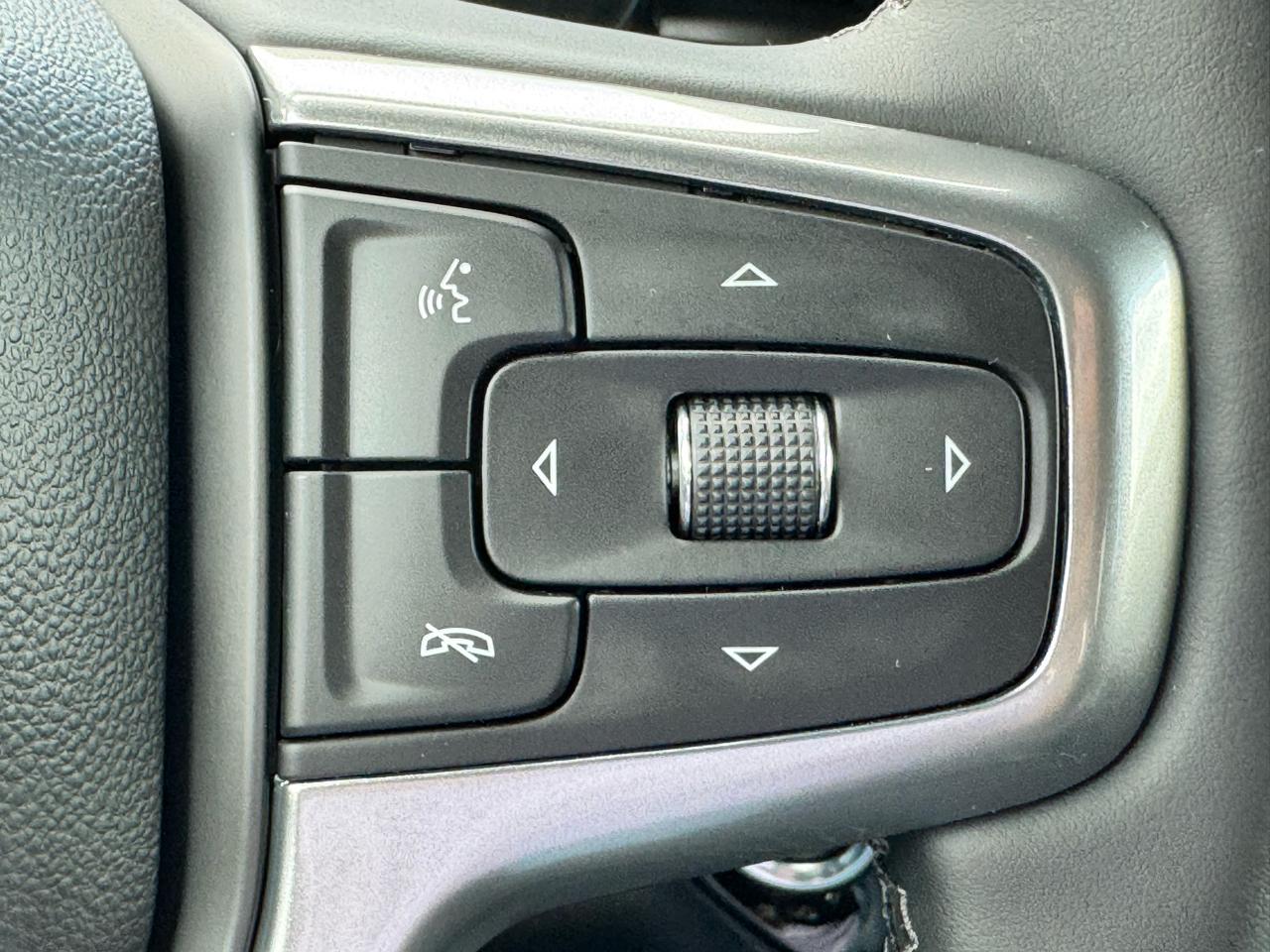Chevrolet Silverado 1500 4WD Crew Cab 147" LT w/1LT 2026
