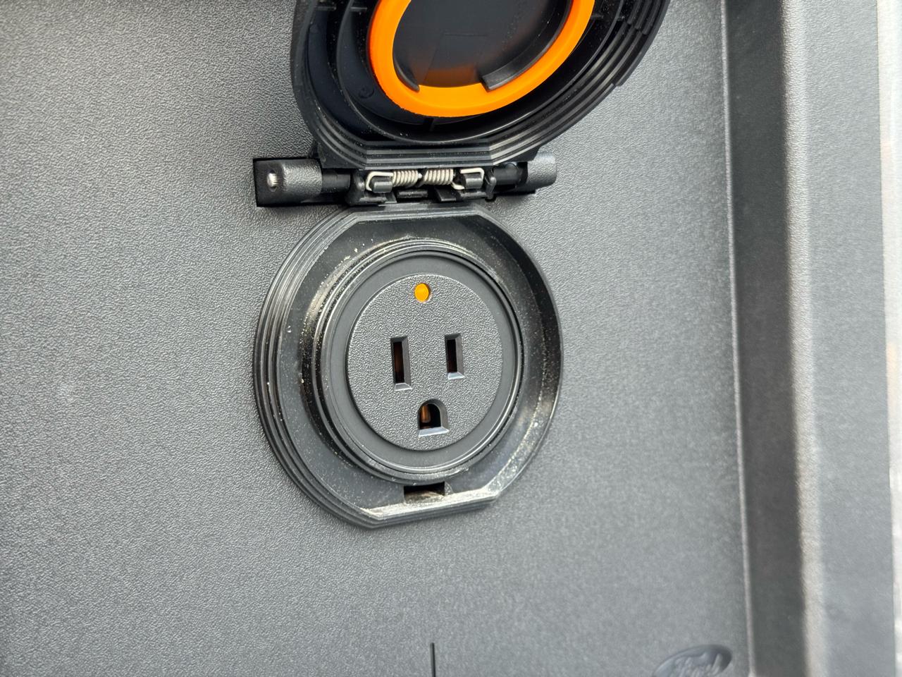 Ford F-150 XLT 4WD SuperCrew 5.5' Box 2025