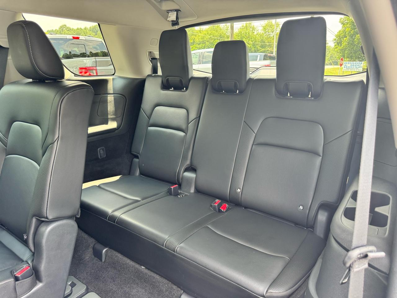 Nissan Pathfinder SL 2WD 2025