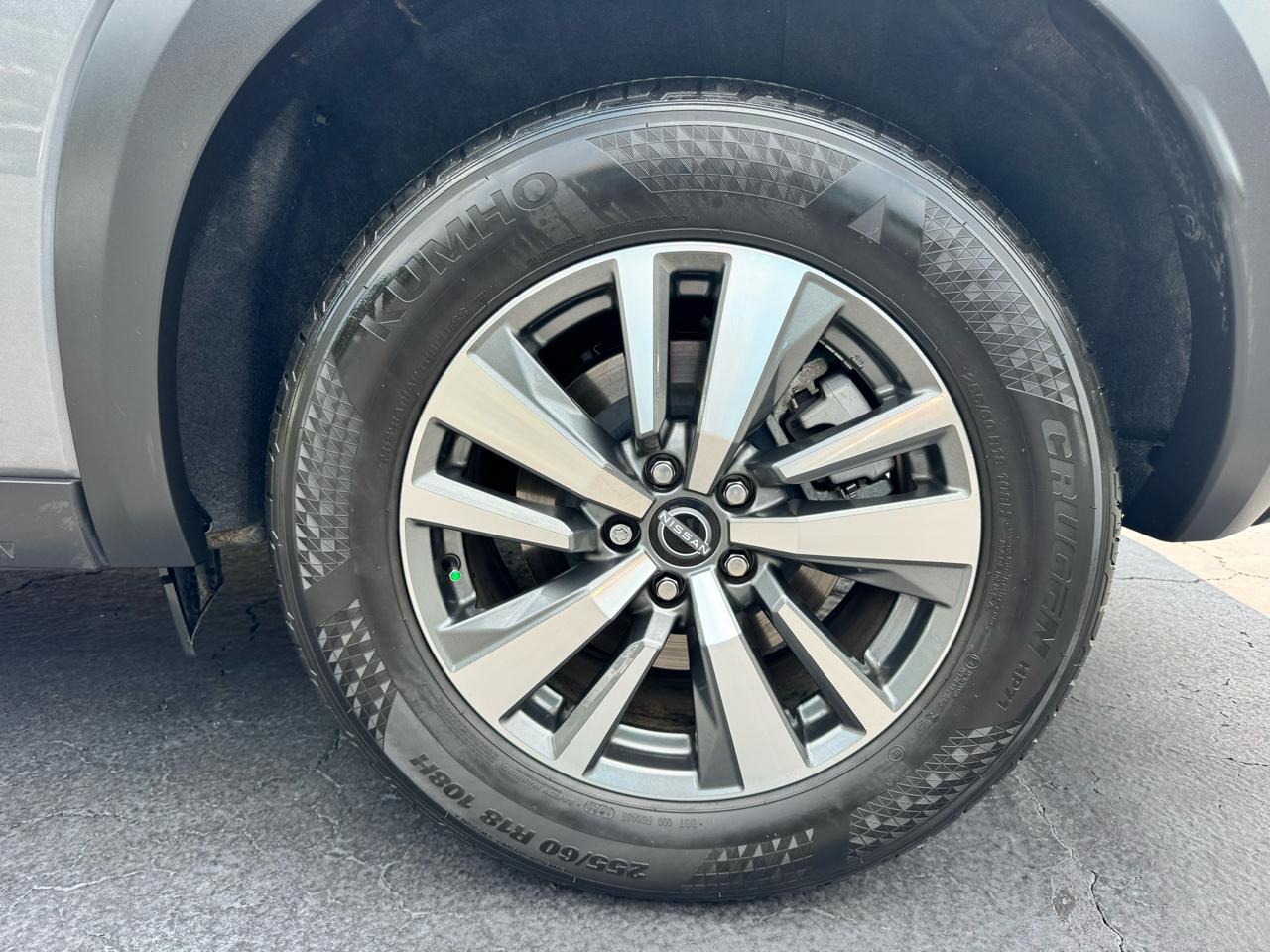 Nissan Pathfinder SL 2WD 2025