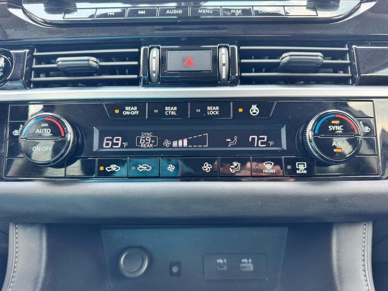 Nissan Pathfinder SL 2WD 2025