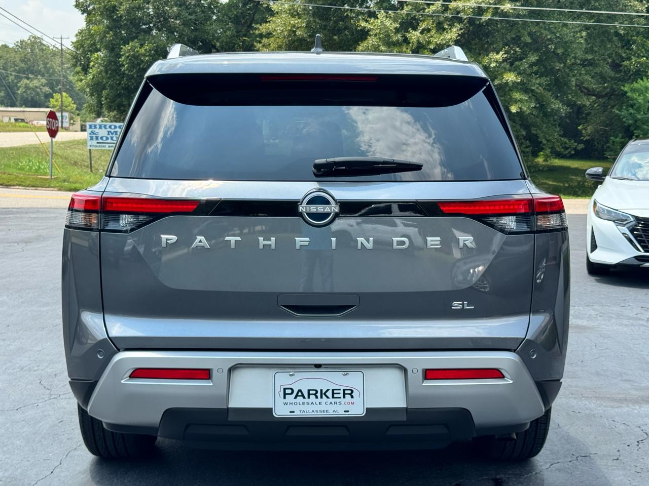 Nissan Pathfinder SL 2WD 2025