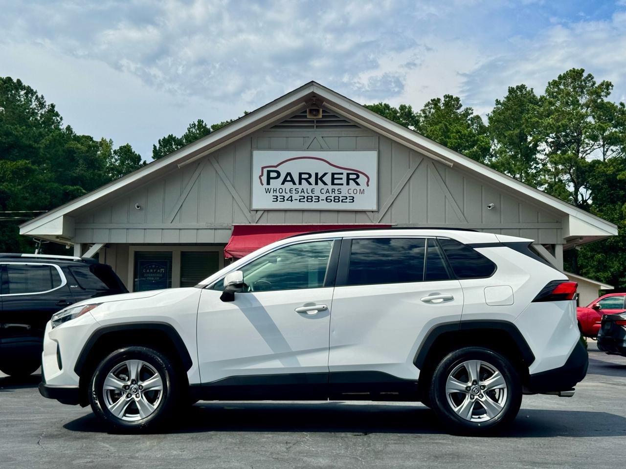 Toyota RAV4 XLE FWD (Natl) 2025