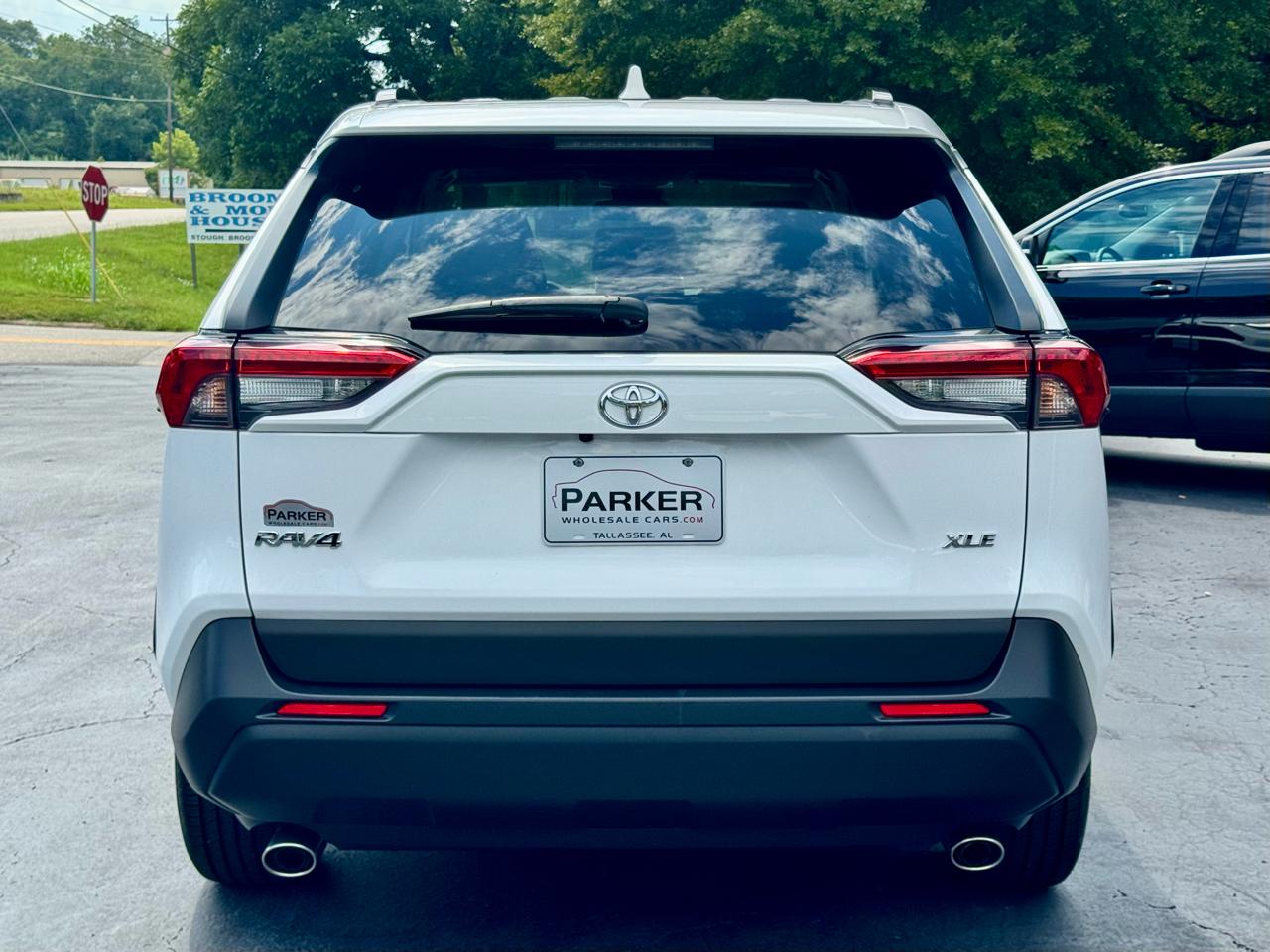 Toyota RAV4 XLE FWD (Natl) 2025