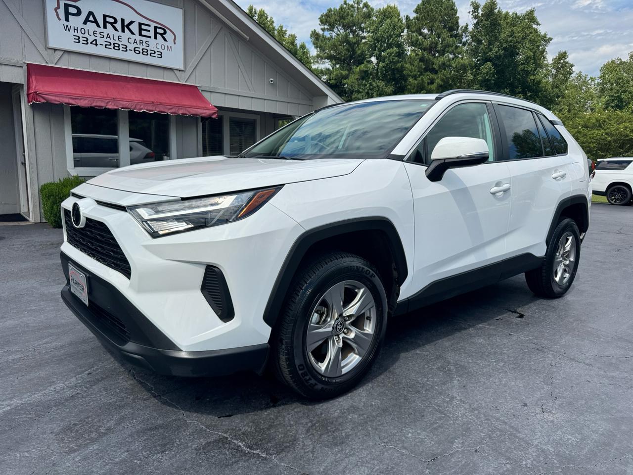 Toyota RAV4 XLE FWD (Natl) 2025