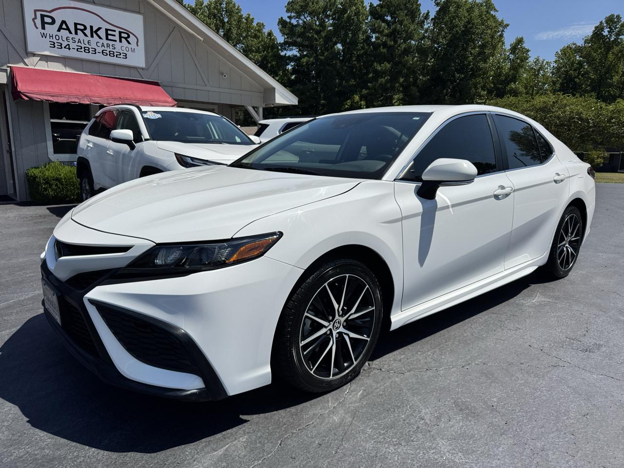 Toyota Camry SE Auto (Natl) 2024