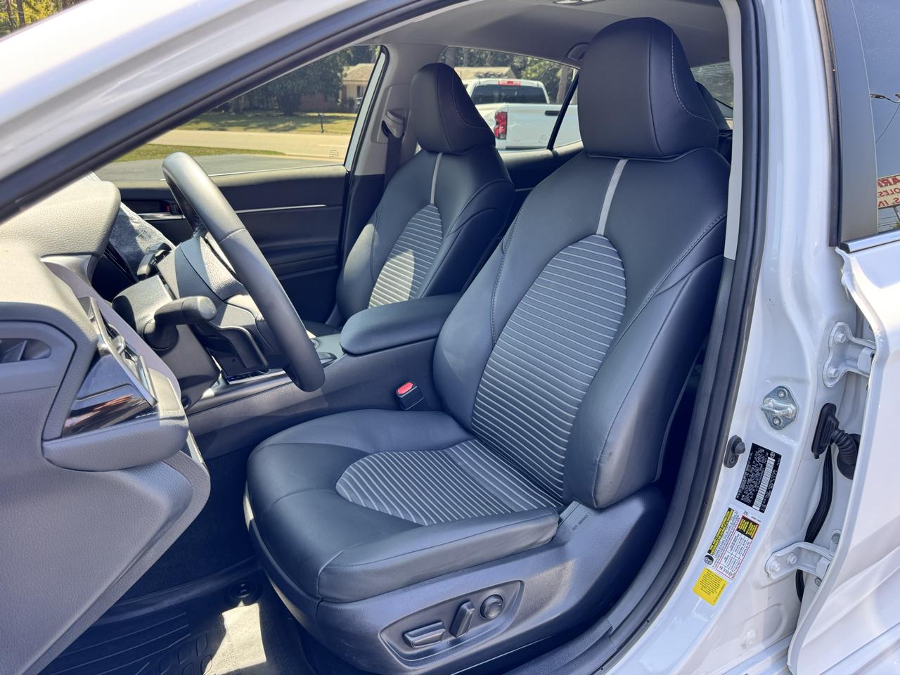 Toyota Camry SE Auto (Natl) 2024