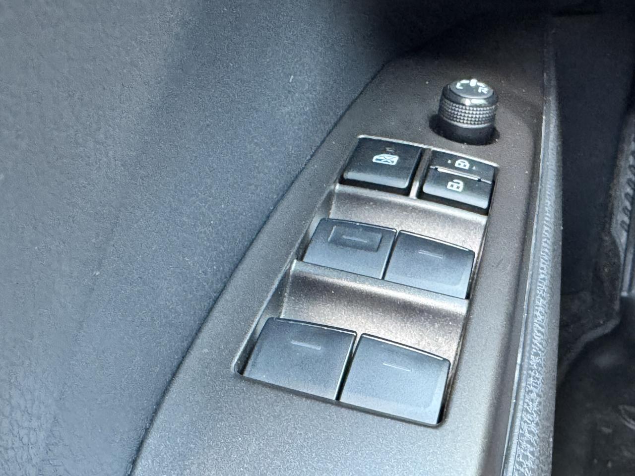 Toyota Camry SE Auto (Natl) 2024