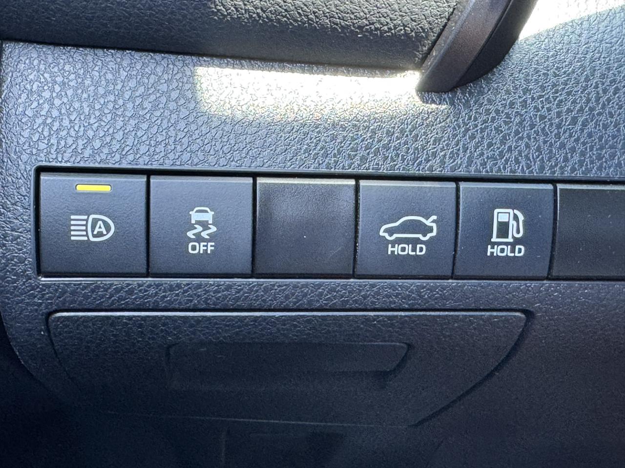 Toyota Camry SE Auto (Natl) 2024