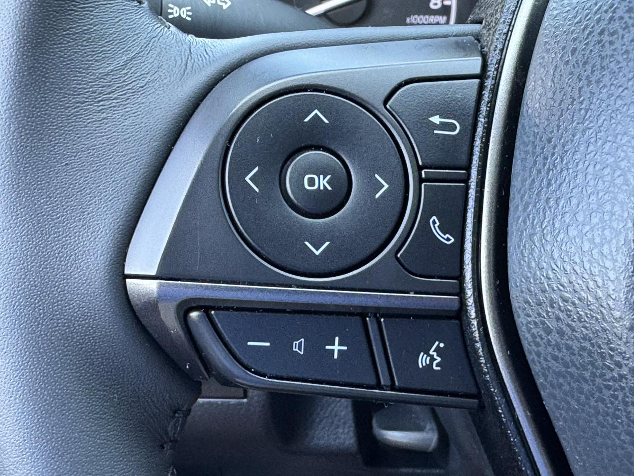 Toyota Camry SE Auto (Natl) 2024