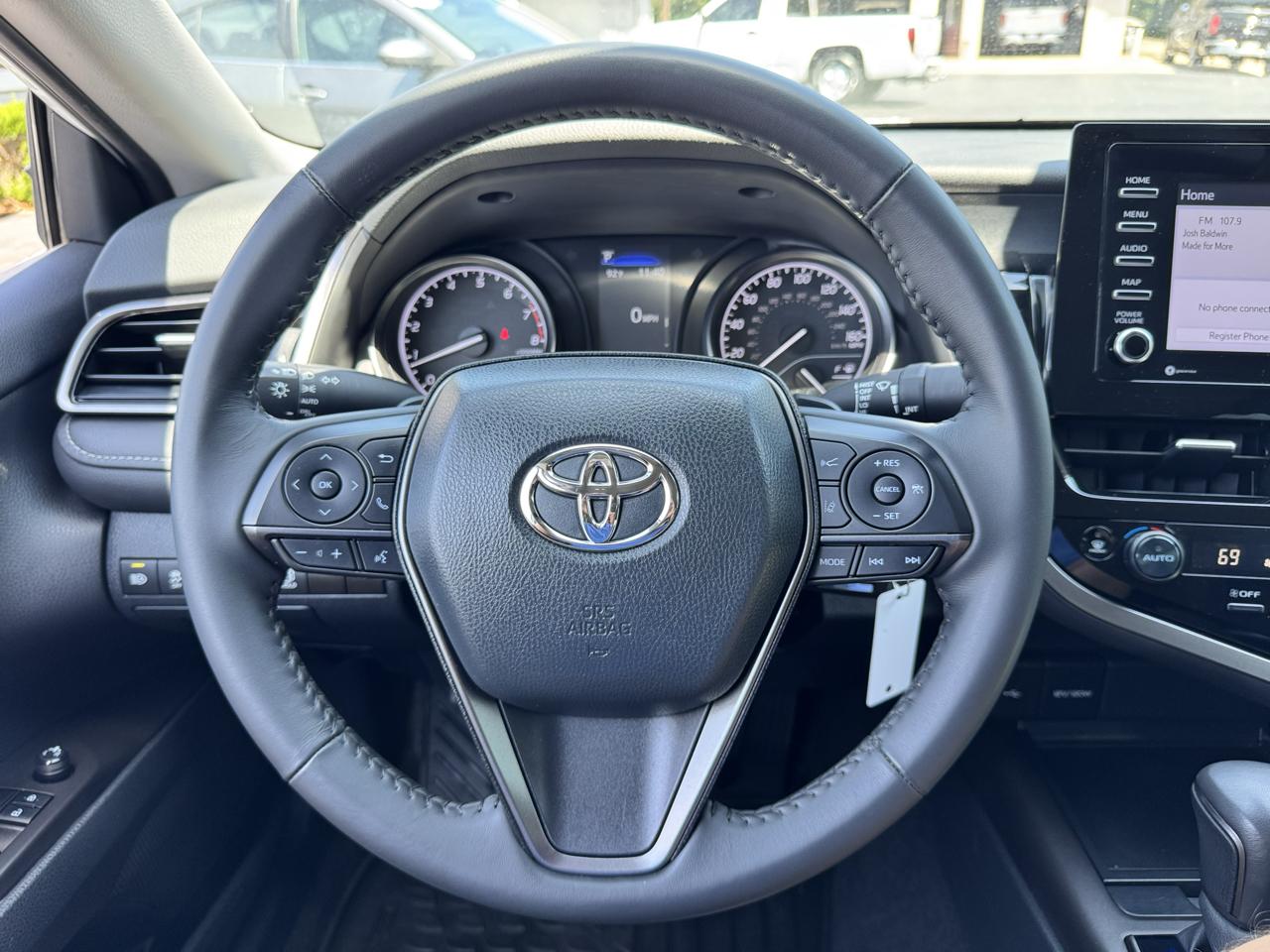 Toyota Camry SE Auto (Natl) 2024