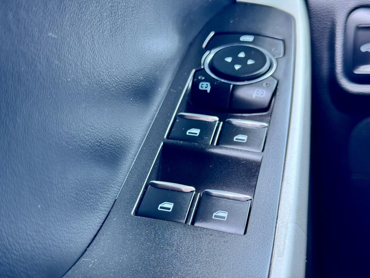 Ford Explorer XLT RWD 2023