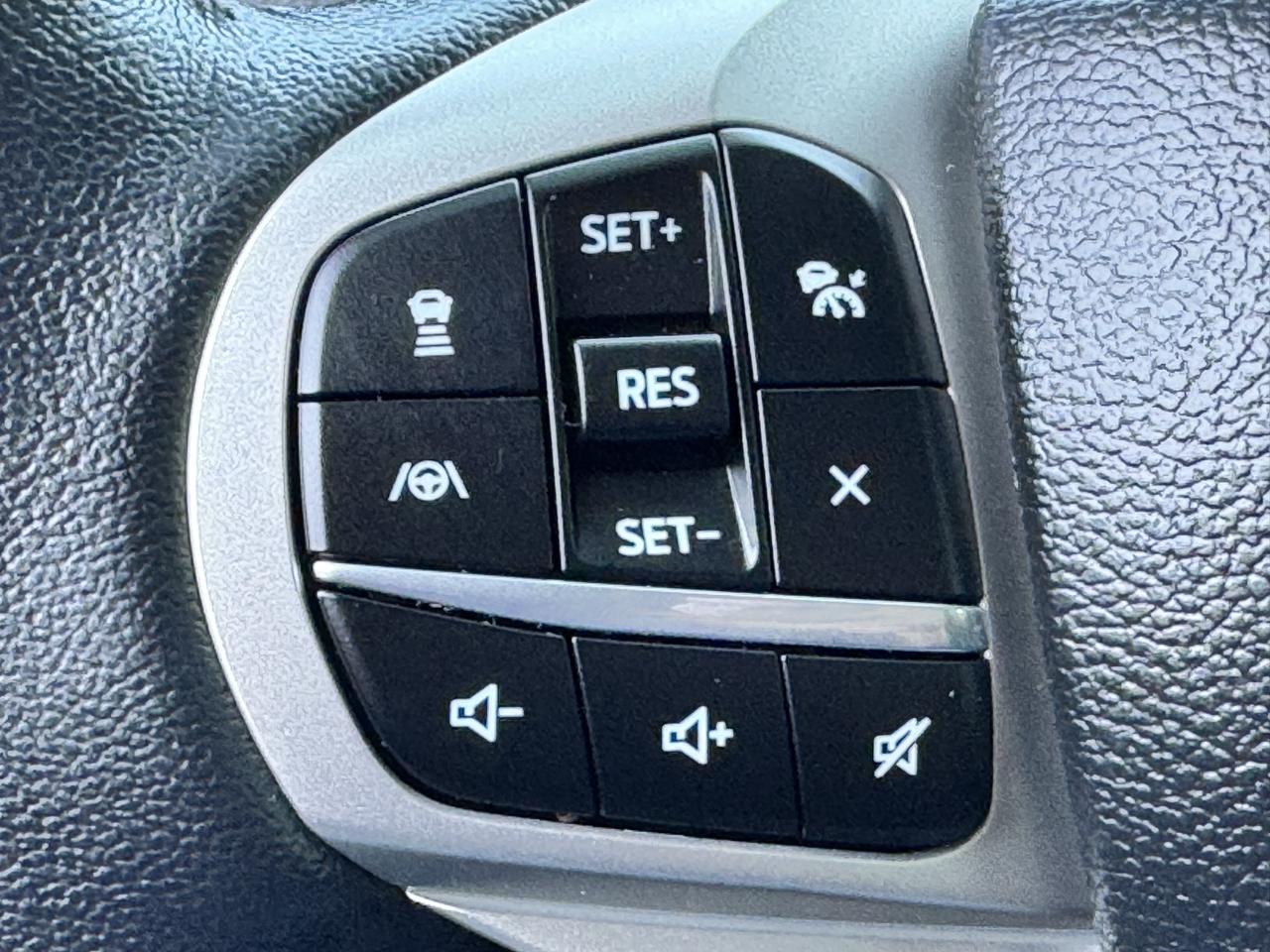 Ford Explorer XLT RWD 2023