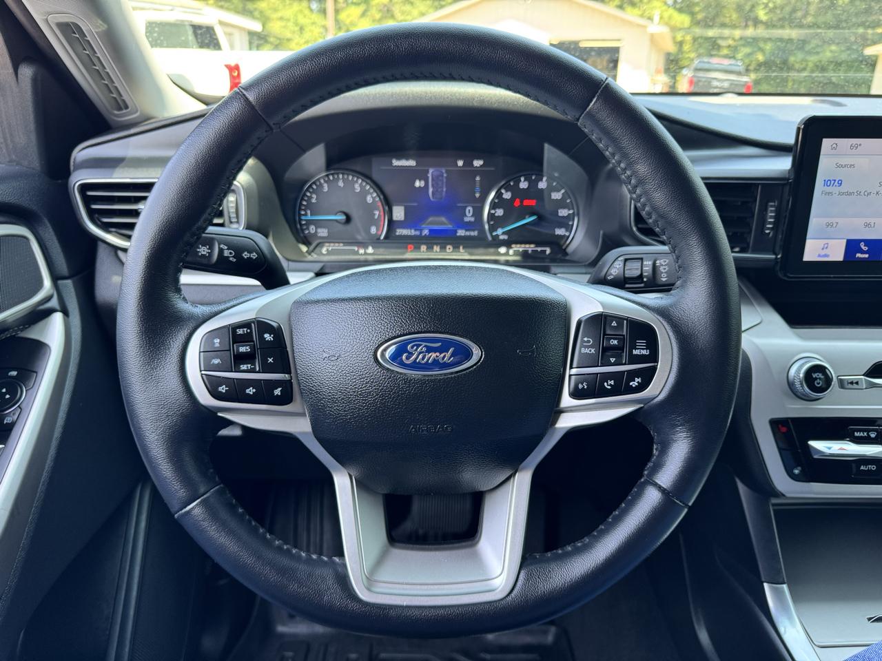 Ford Explorer XLT RWD 2023