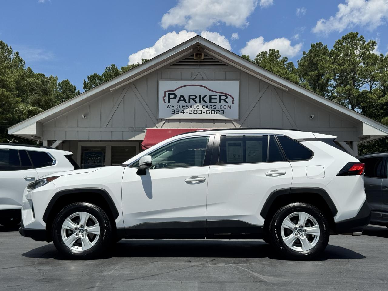 Toyota RAV4 XLE FWD (Natl) 2019