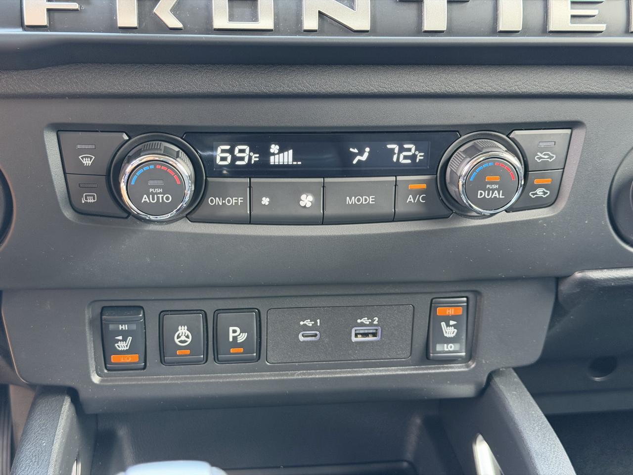 Nissan Frontier Crew Cab 4x2 SV 2025