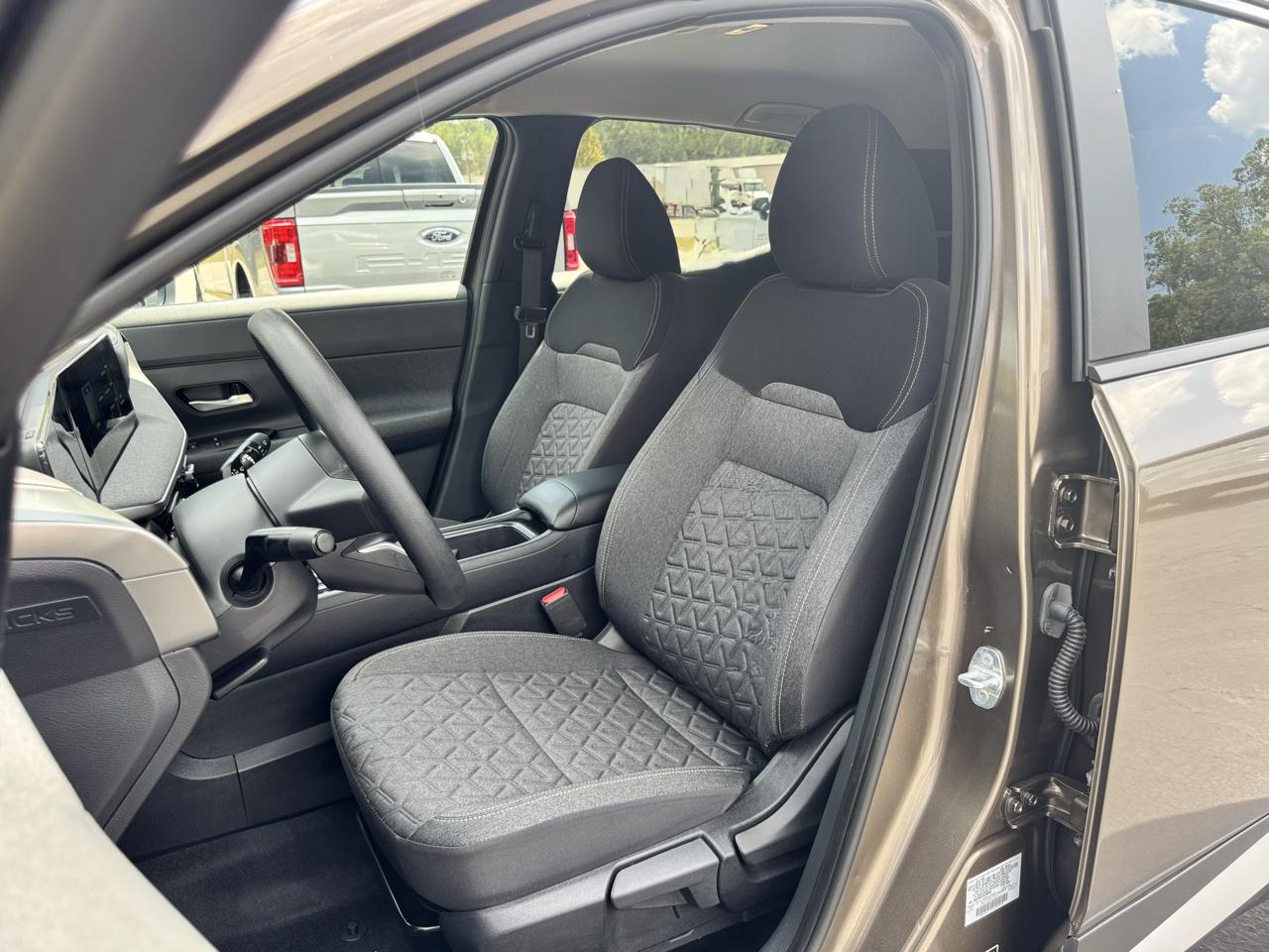 Nissan Kicks SV FWD 2025