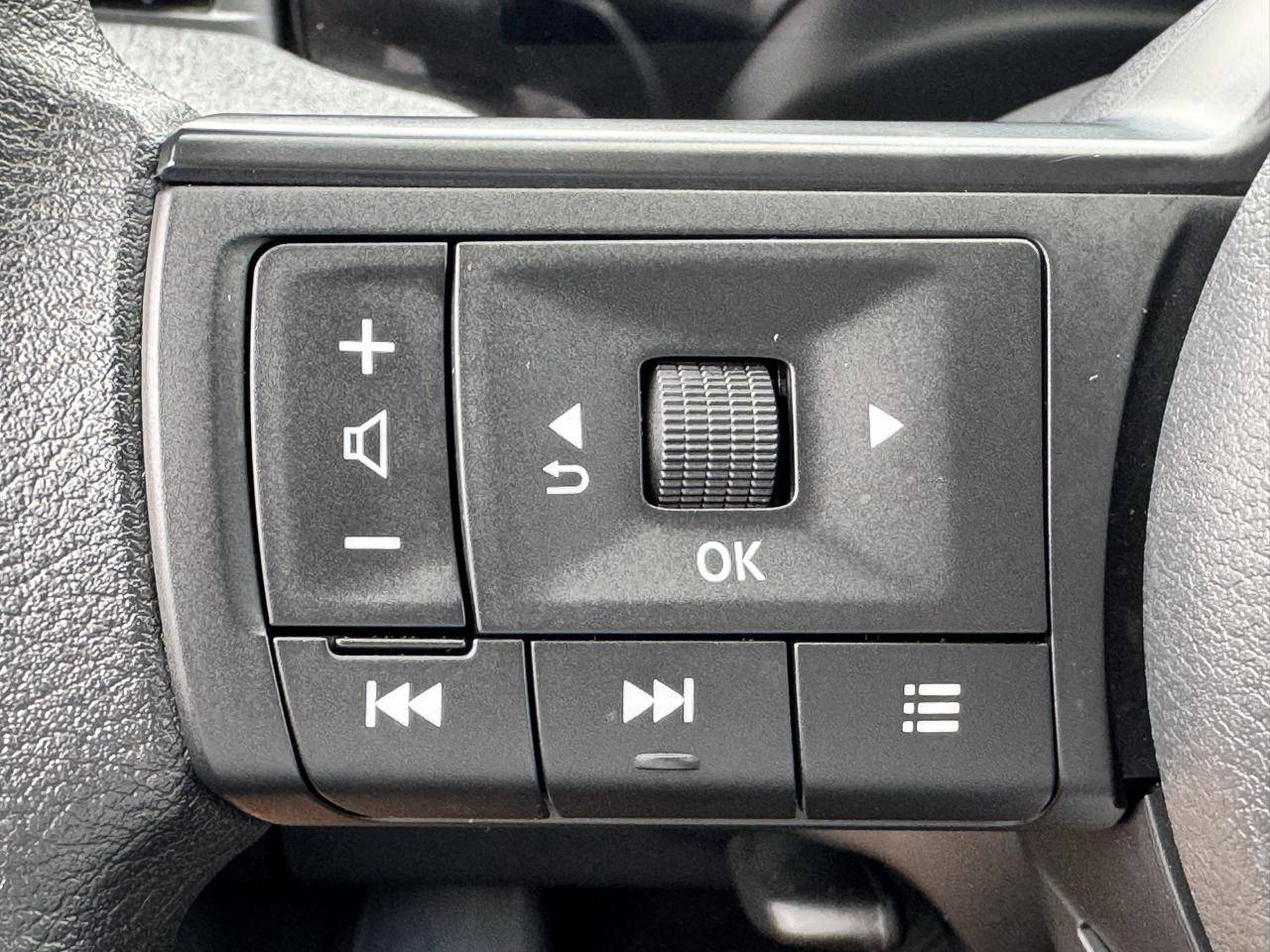 Nissan Kicks SV FWD 2025