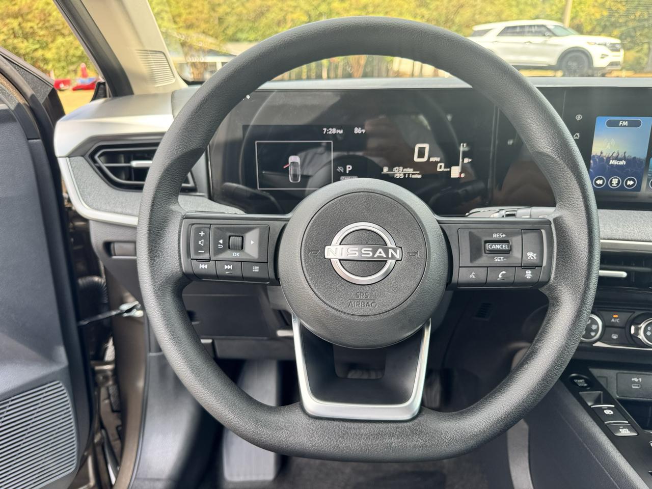 Nissan Kicks SV FWD 2025