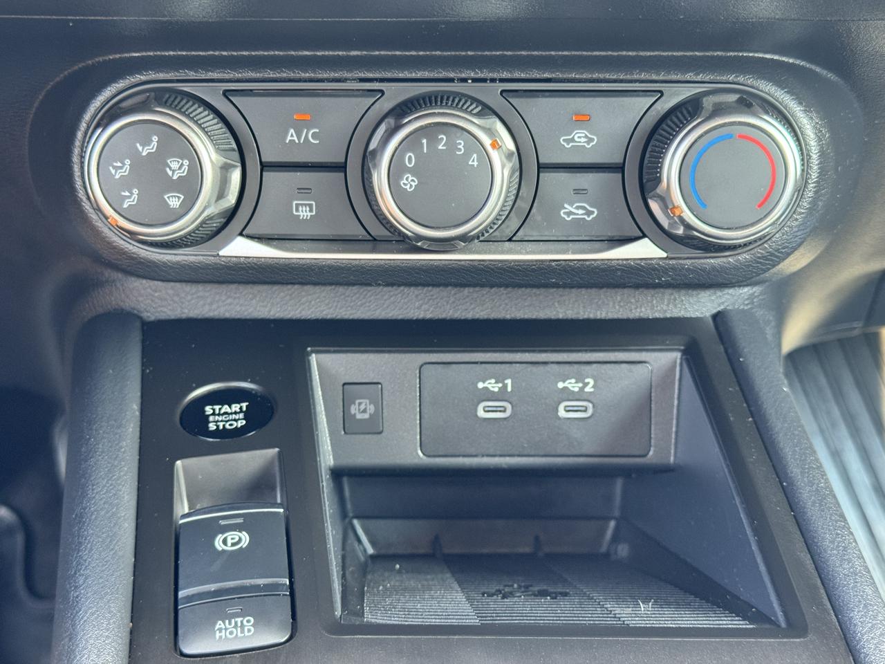 Nissan Kicks SV FWD 2025
