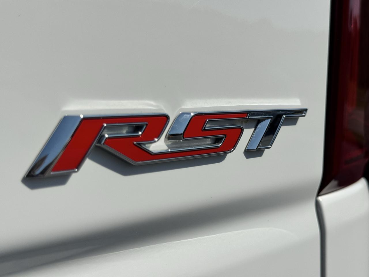 Chevrolet Silverado 1500 4WD Crew Cab 147" RST 2026