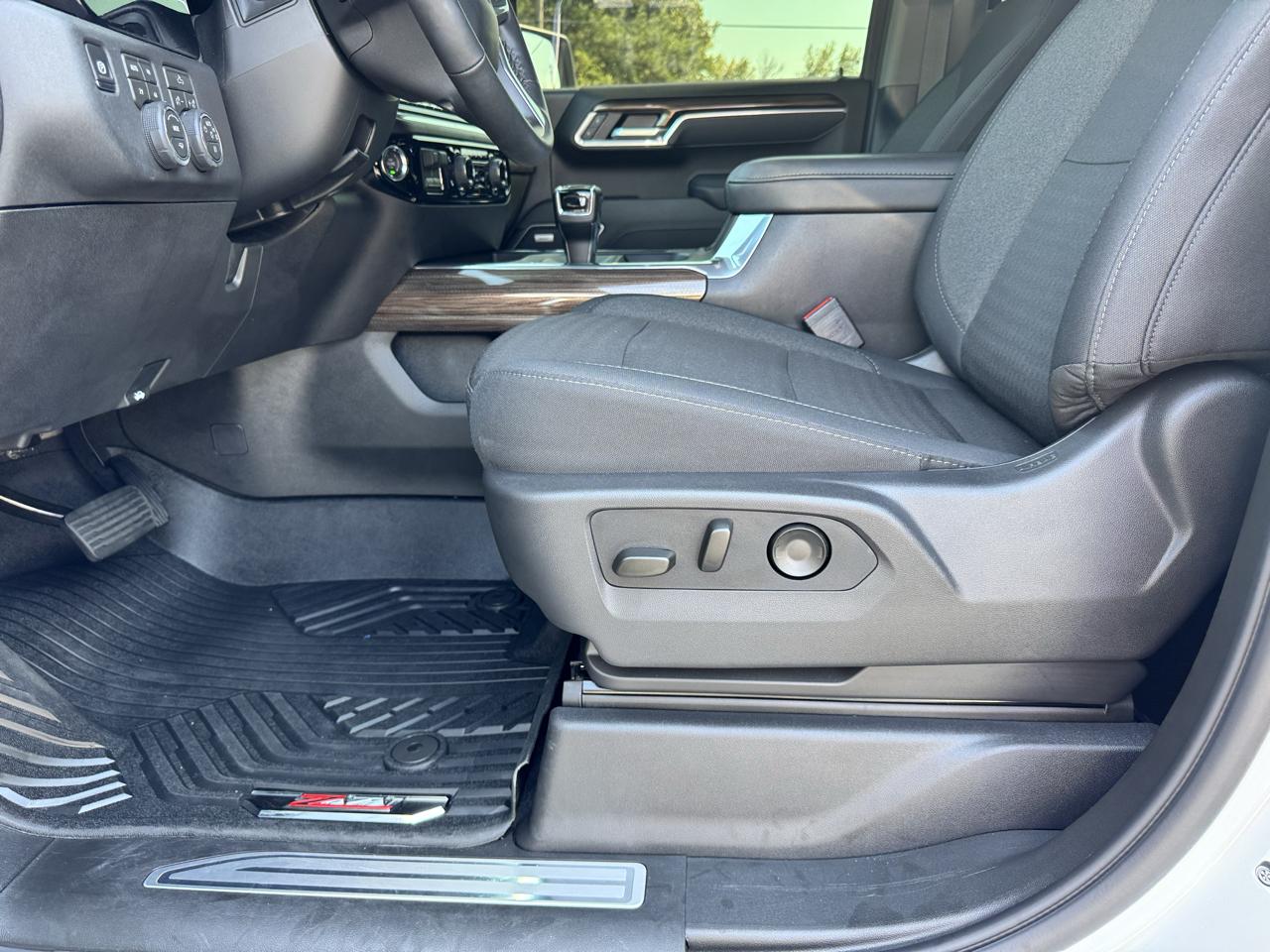 Chevrolet Silverado 1500 4WD Crew Cab 147" RST 2026