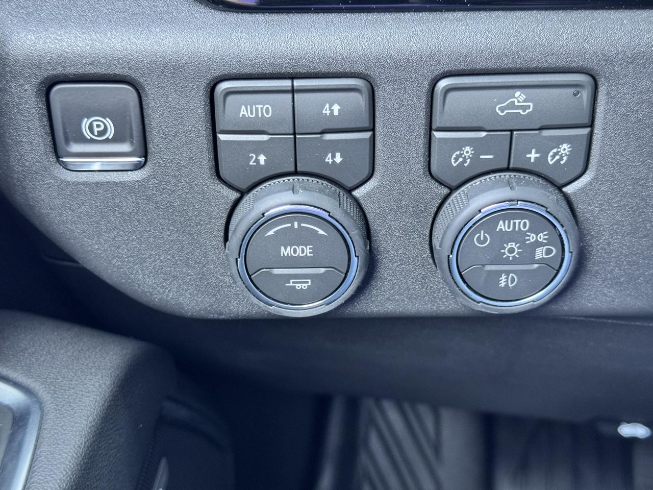 Chevrolet Silverado 1500 4WD Crew Cab 147" RST 2026