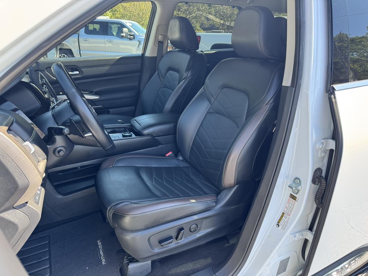 Nissan Pathfinder Platinum 4WD 2025