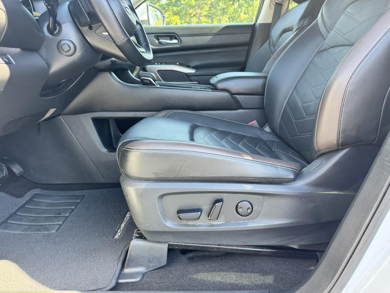 Nissan Pathfinder Platinum 4WD 2025