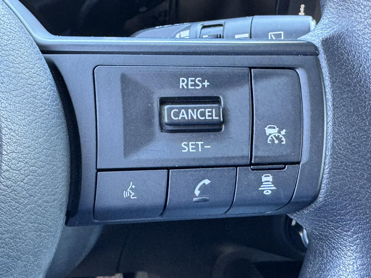 Nissan Kicks SV FWD 2025