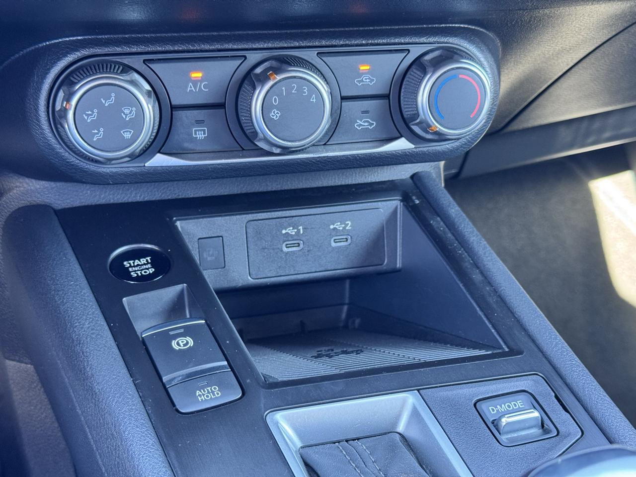 Nissan Kicks SV FWD 2025