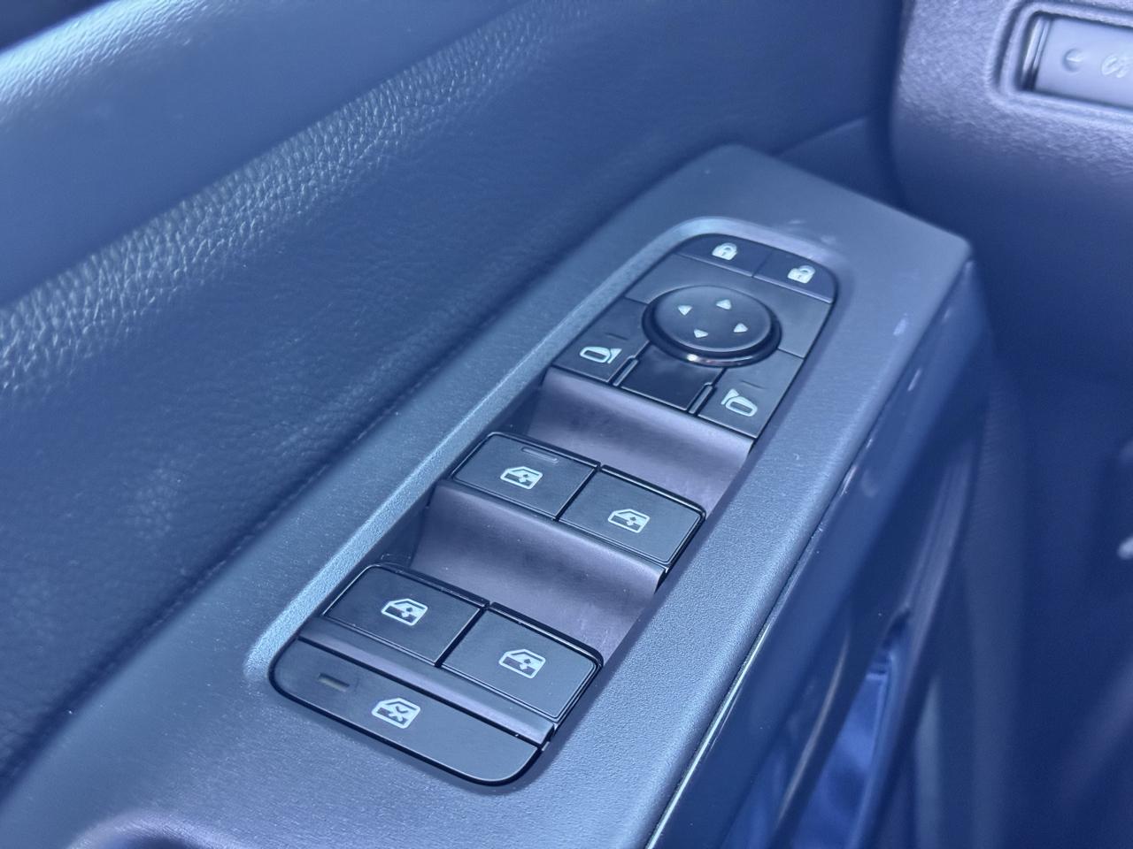 Nissan Pathfinder SV 2WD 2025